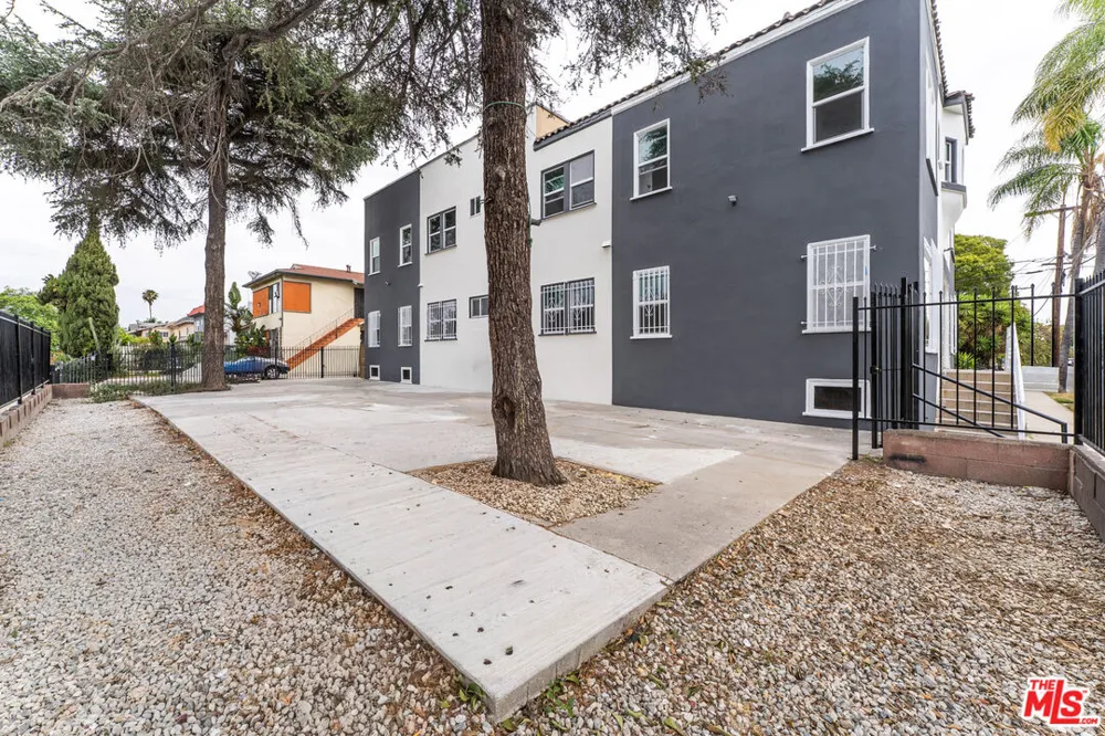 1519 W 30th Street Los Angeles, CA 90007