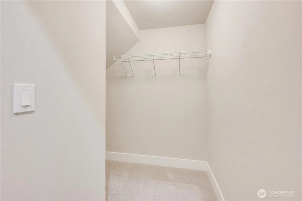 20812 99th Place S Kent, WA 98031