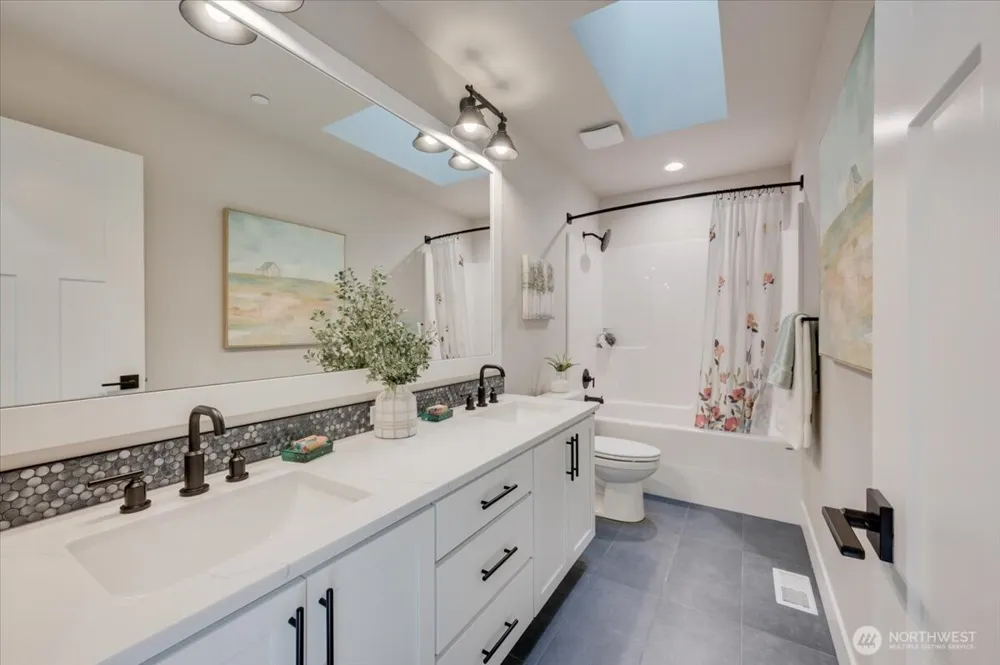 20812 99th Place S Kent, WA 98031