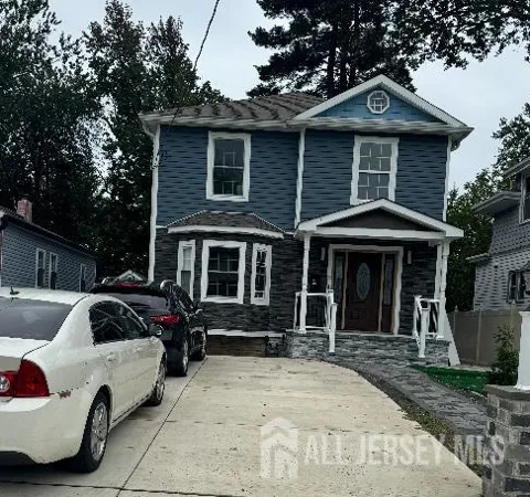 30 Linden Street