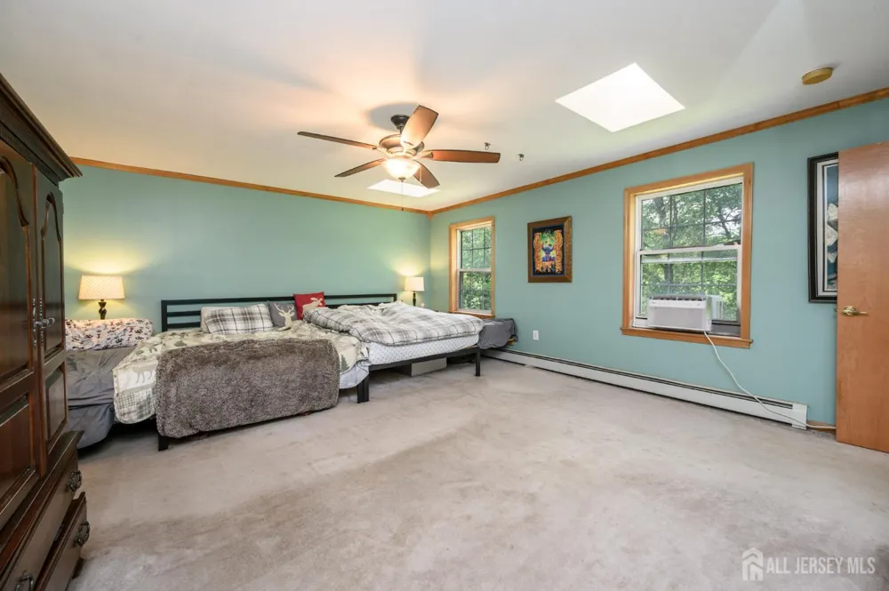 34 Highland Avenue Green, NJ 07821