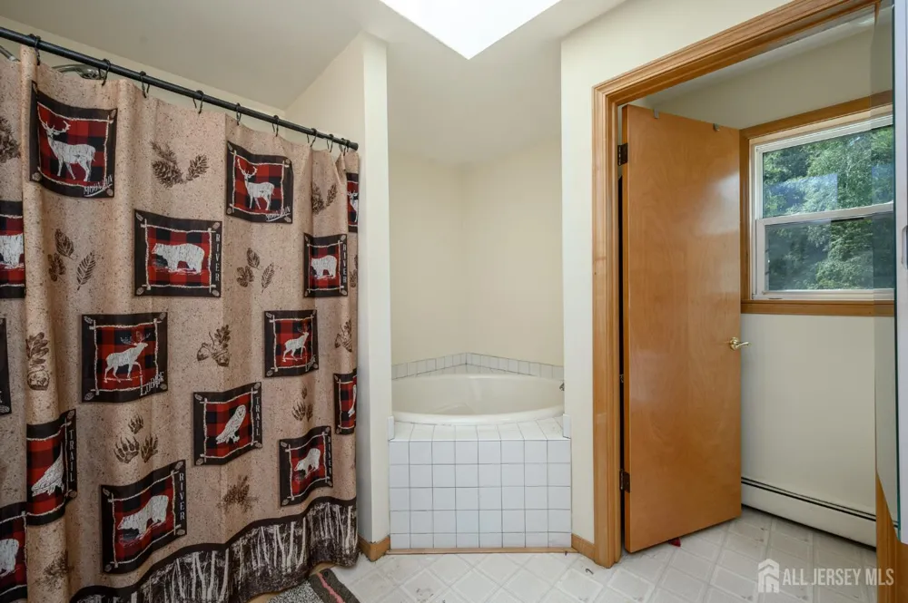34 Highland Avenue Green, NJ 07821