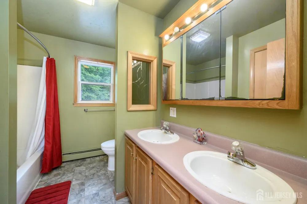 34 Highland Avenue Green, NJ 07821