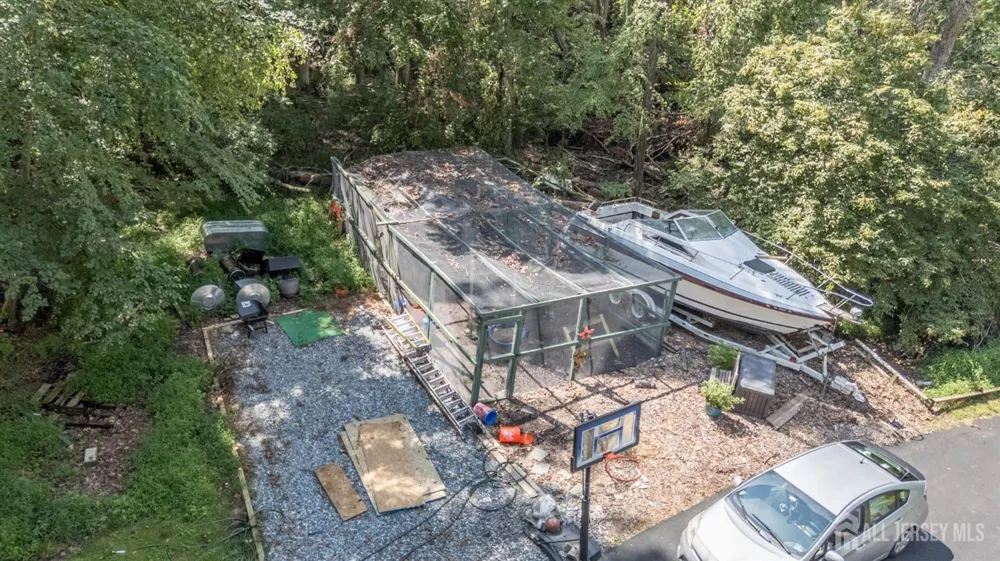 34 Highland Avenue Green, NJ 07821