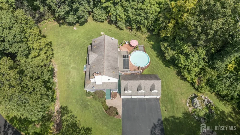 34 Highland Avenue Green, NJ 07821