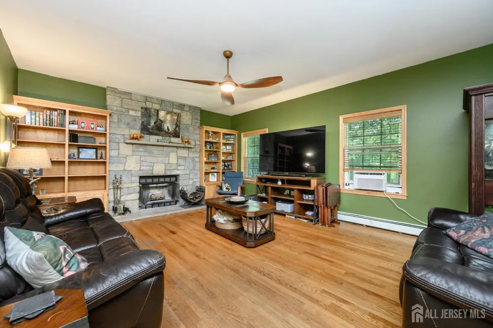 34 Highland Avenue Green, NJ 07821