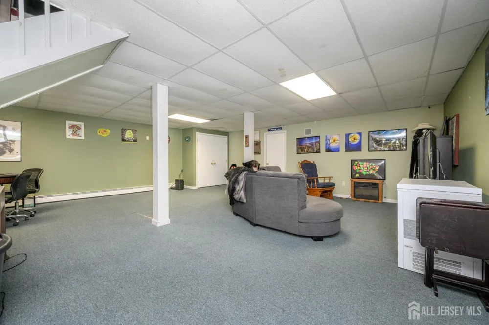 34 Highland Avenue Green, NJ 07821