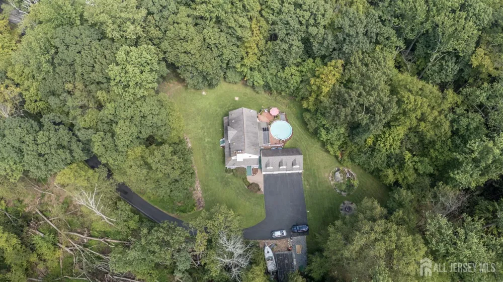 34 Highland Avenue Green, NJ 07821