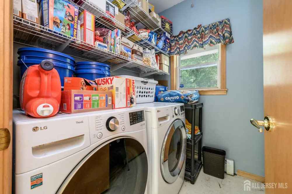 34 Highland Avenue Green, NJ 07821