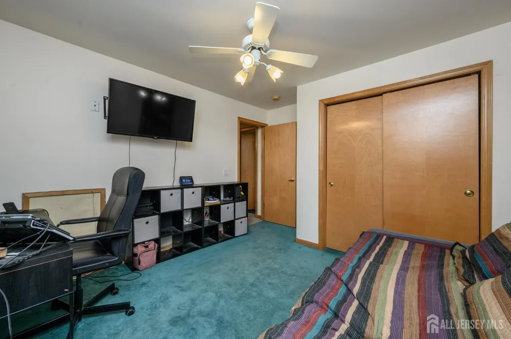 34 Highland Avenue Green, NJ 07821