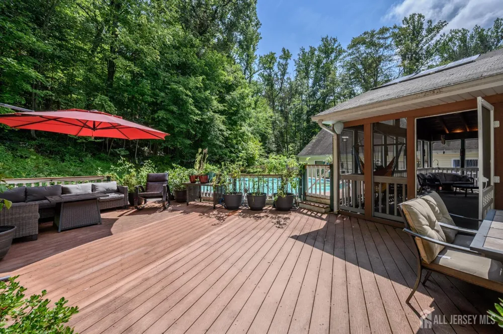 34 Highland Avenue Green, NJ 07821