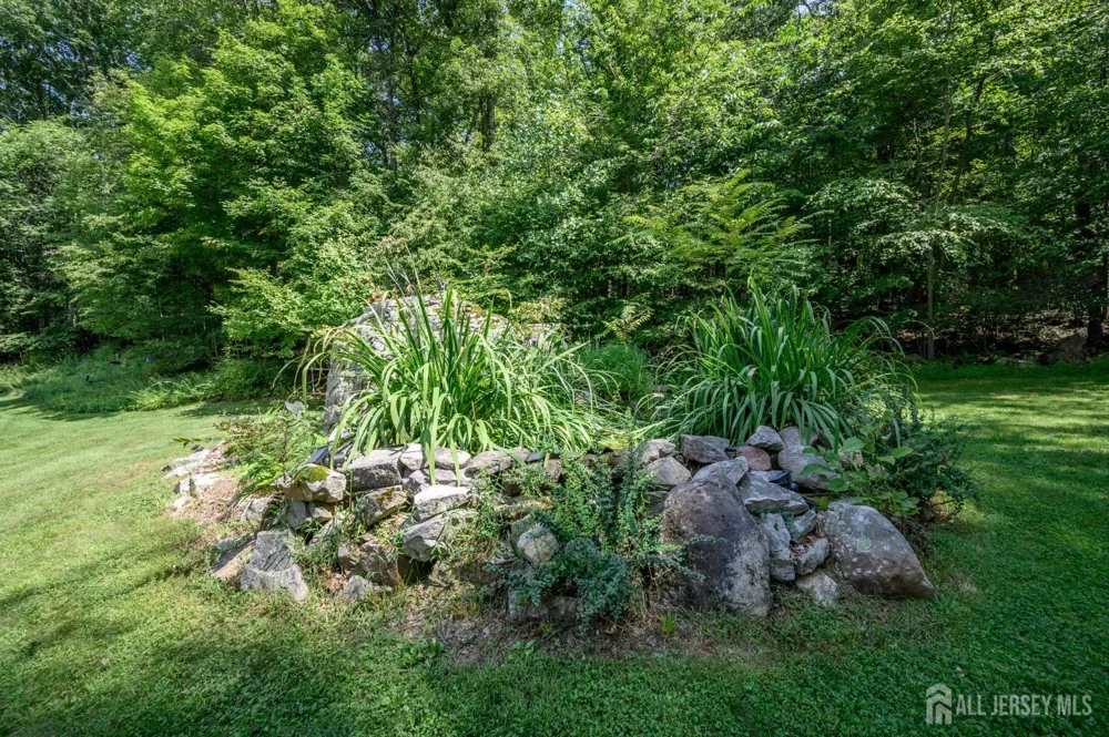 34 Highland Avenue Green, NJ 07821