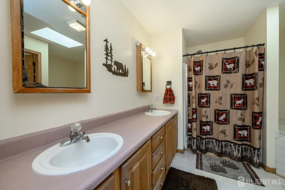 34 Highland Avenue Green, NJ 07821