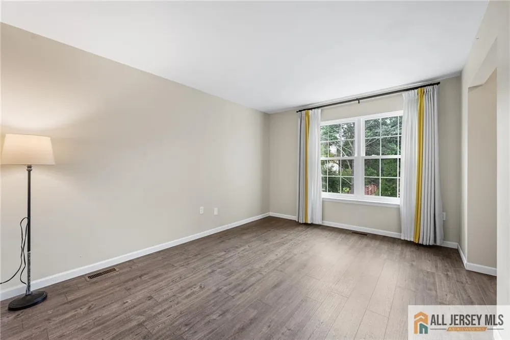 11 Canterbury Circle Franklin, NJ 08873