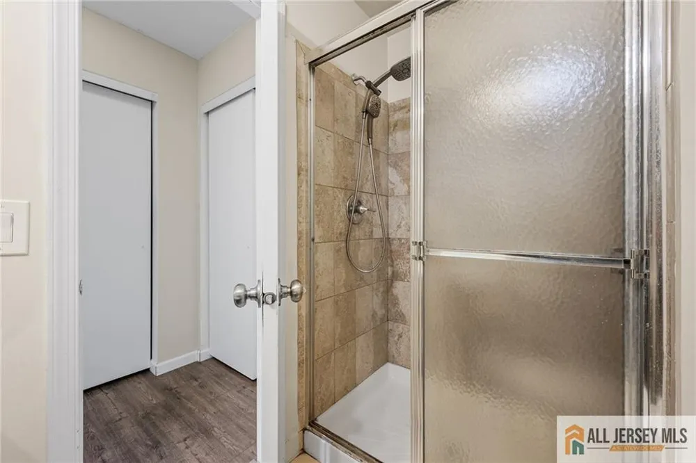 11 Canterbury Circle Franklin, NJ 08873