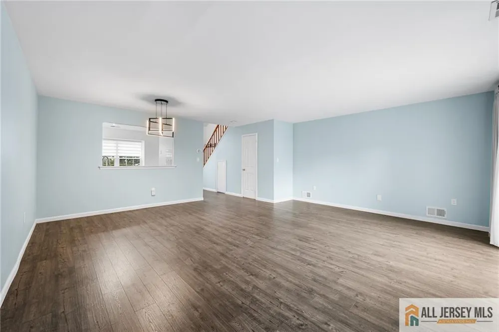 11 Canterbury Circle Franklin, NJ 08873