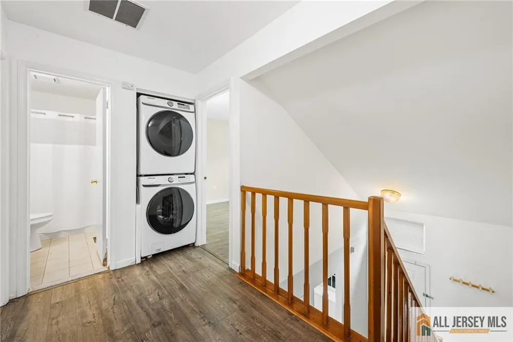 11 Canterbury Circle Franklin, NJ 08873