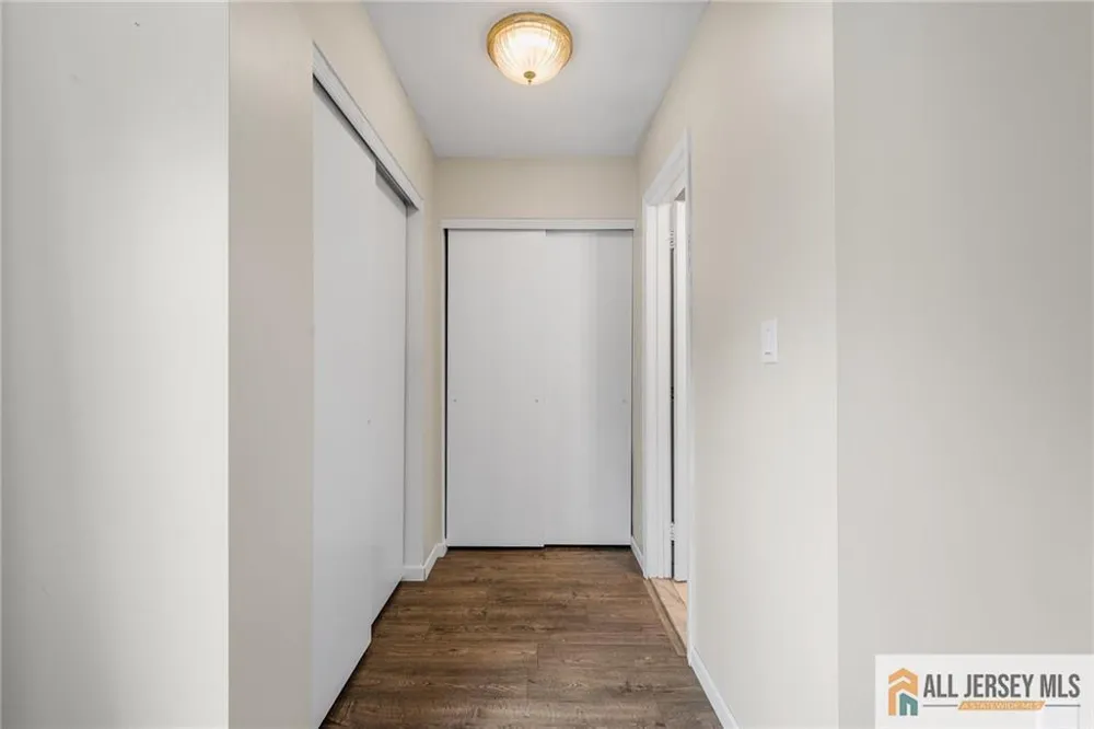 11 Canterbury Circle Franklin, NJ 08873
