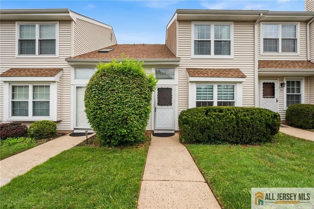 11 Canterbury Circle Franklin, NJ 08873