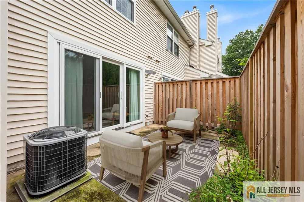 11 Canterbury Circle Franklin, NJ 08873