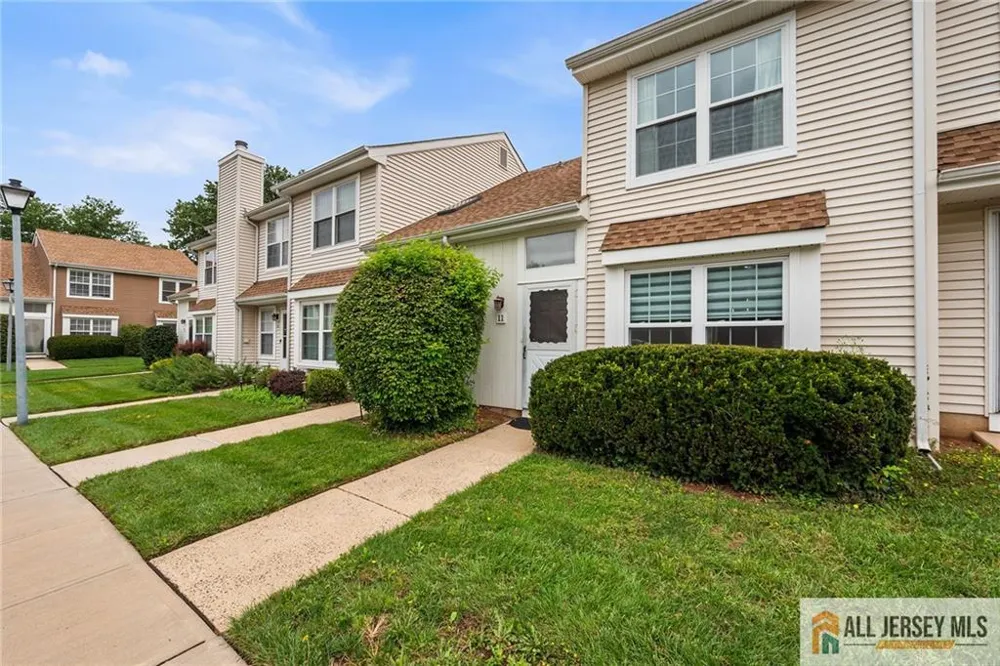 11 Canterbury Circle Franklin, NJ 08873