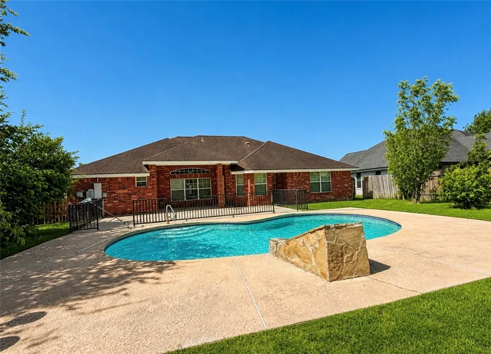 1245 Carlos Trail Alice, TX 78332