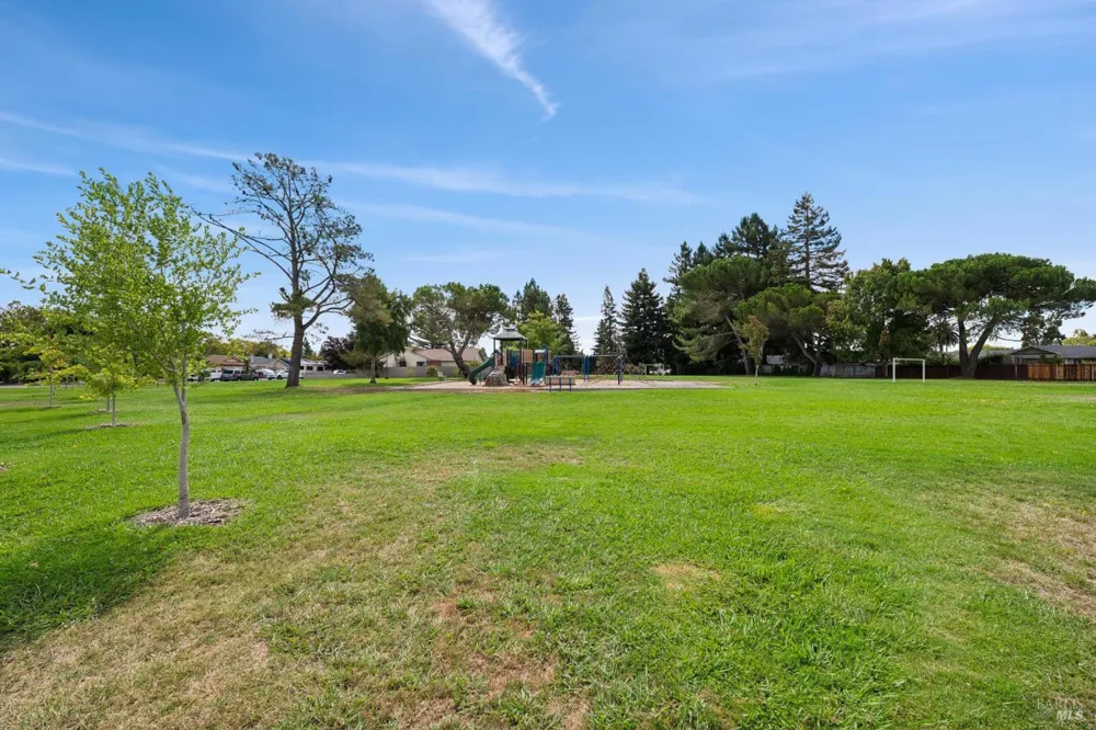 7187 Circle Drive Rohnert Park, CA 94928