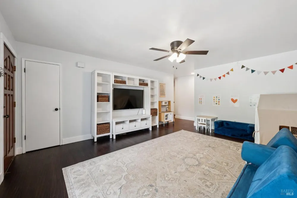 7187 Circle Drive Rohnert Park, CA 94928