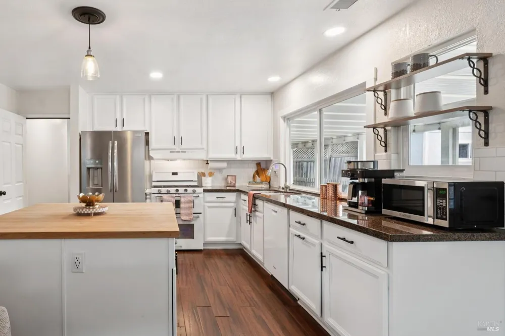 7187 Circle Drive Rohnert Park, CA 94928