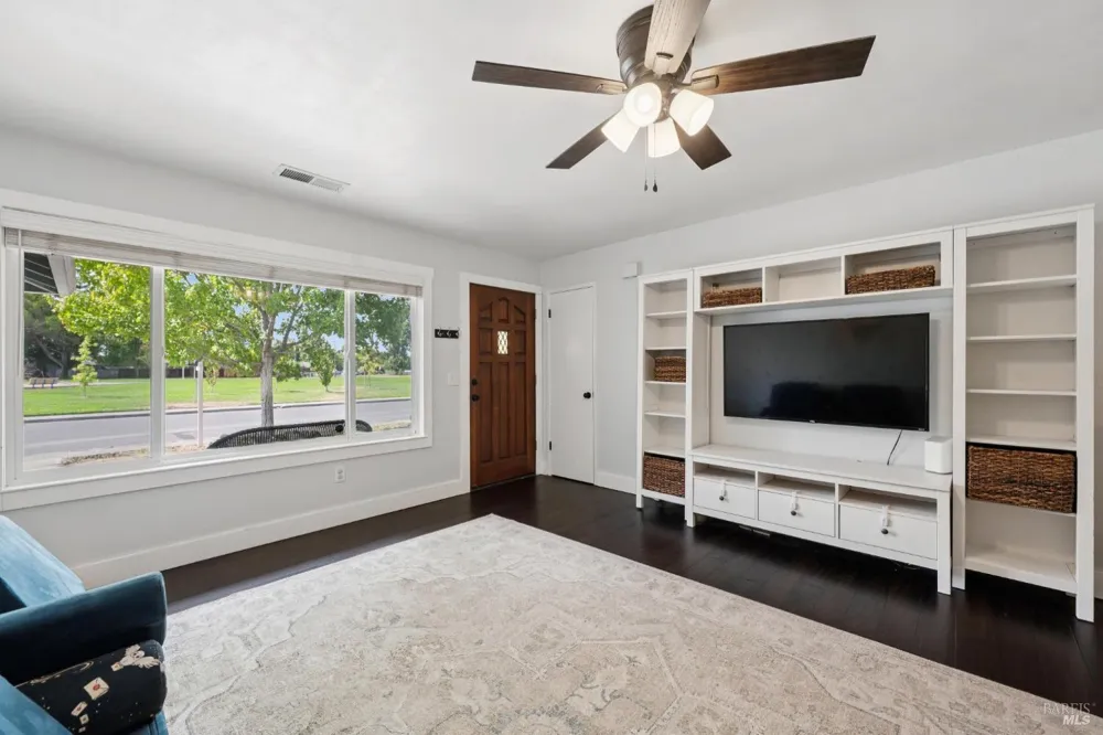 7187 Circle Drive Rohnert Park, CA 94928