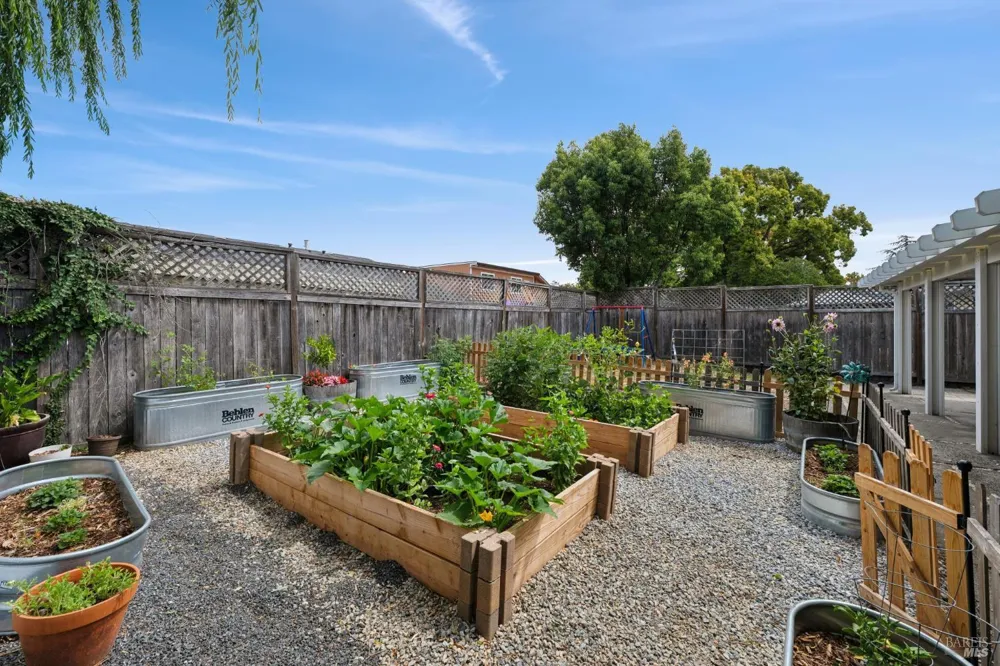 7187 Circle Drive Rohnert Park, CA 94928