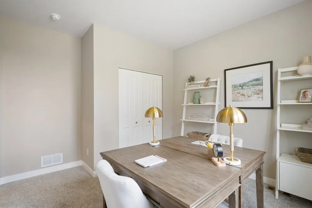2089 Kestrel Drive Shakopee, MN 55379