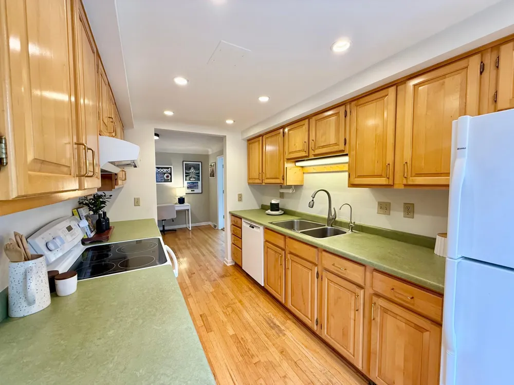 1796 Beechwood Avenue Saint Paul, MN 55116