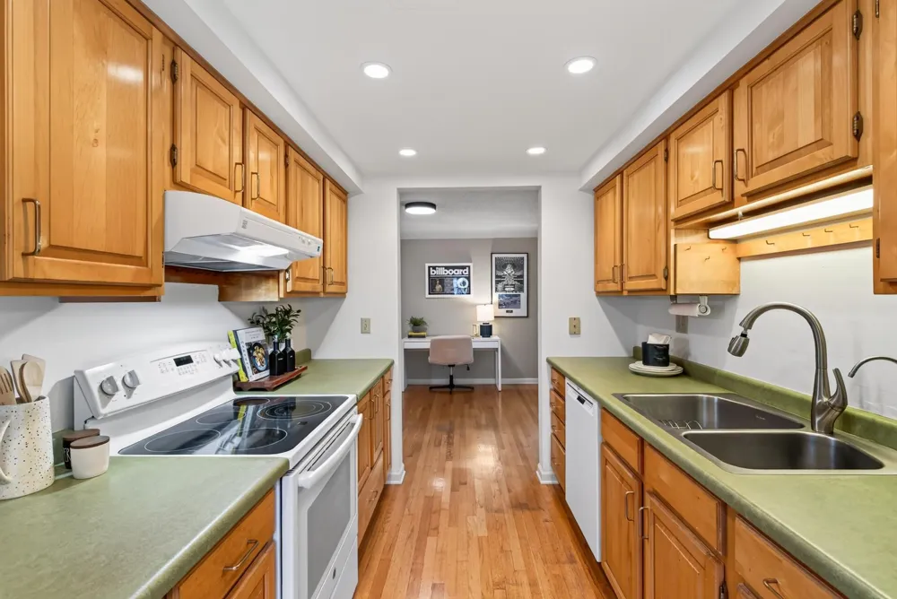 1796 Beechwood Avenue Saint Paul, MN 55116