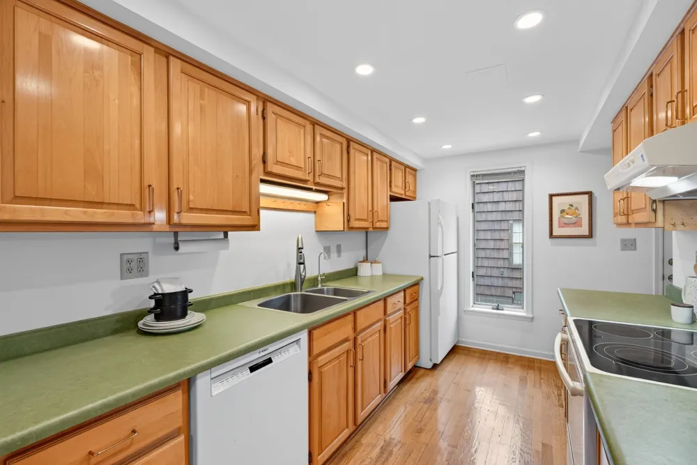 1796 Beechwood Avenue Saint Paul, MN 55116