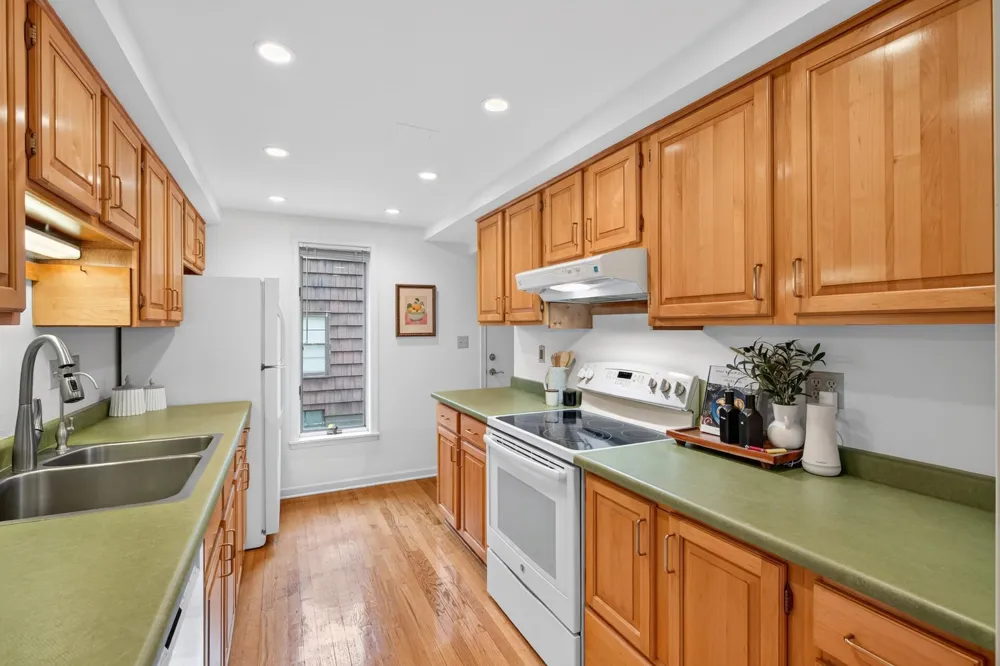 1796 Beechwood Avenue Saint Paul, MN 55116