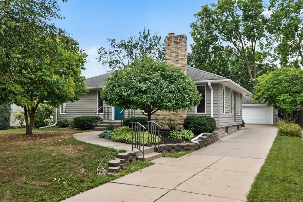 1796 Beechwood Avenue Saint Paul, MN 55116