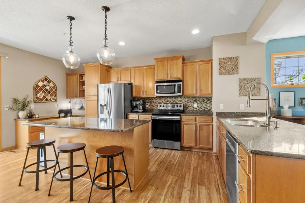15650 Cobblestone Lake Parkway #1105 Apple Valley, MN 55124