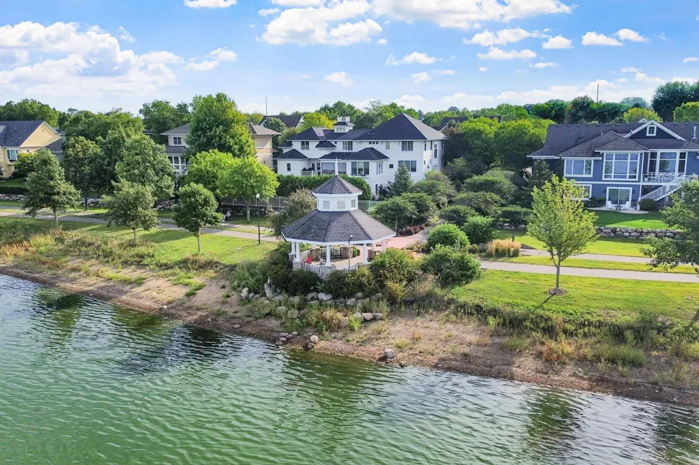 15650 Cobblestone Lake Parkway #1105 Apple Valley, MN 55124