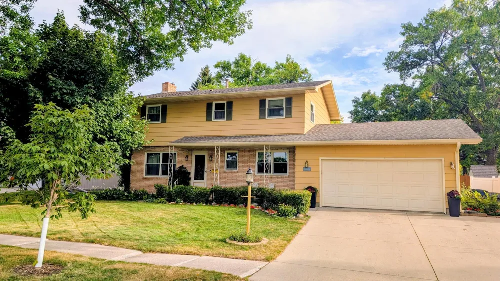 1207 22nd Avenue S Moorhead, MN 56560