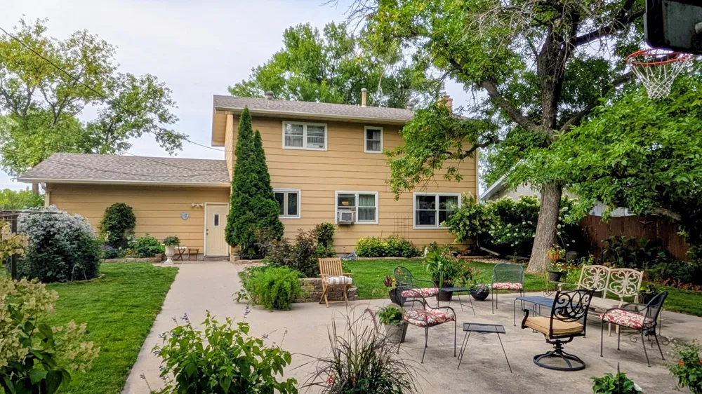 1207 22nd Avenue S Moorhead, MN 56560