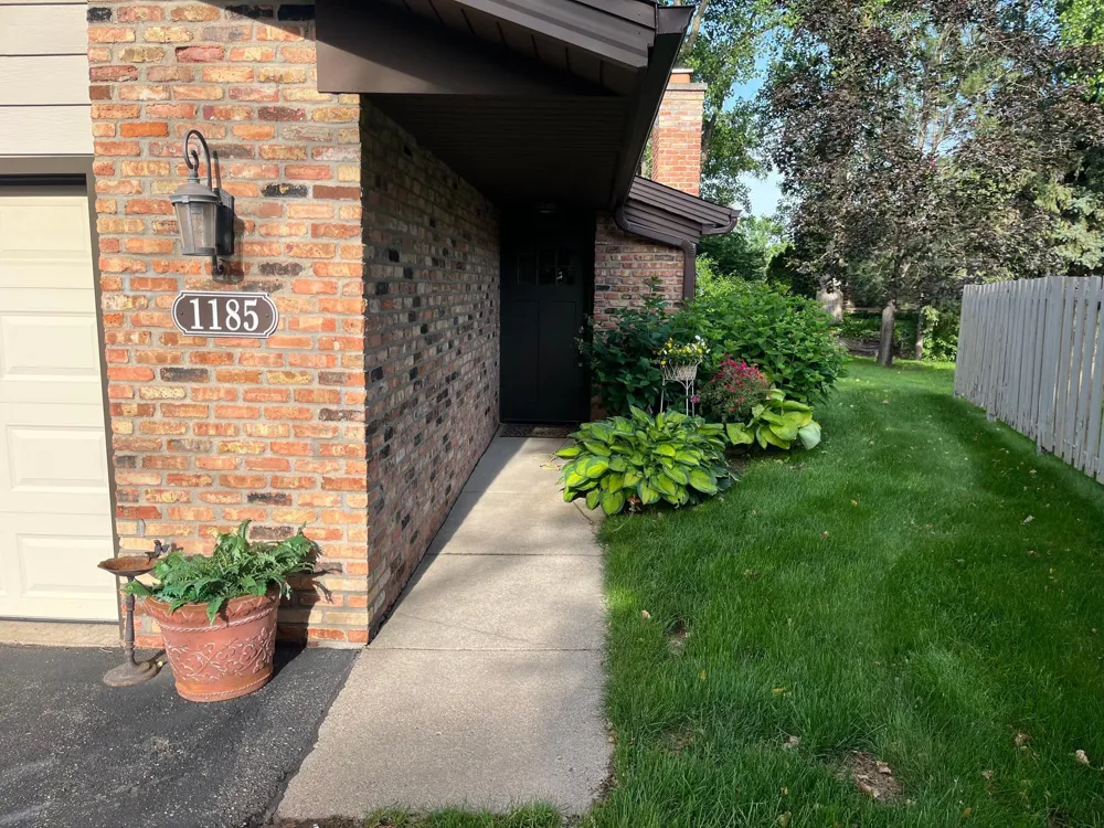 1185 weston Plymouth, MN 55447