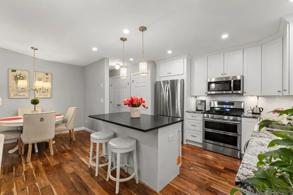 1185 weston Plymouth, MN 55447