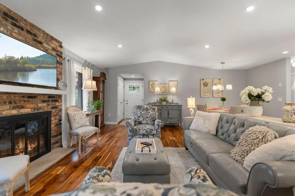 1185 weston Plymouth, MN 55447