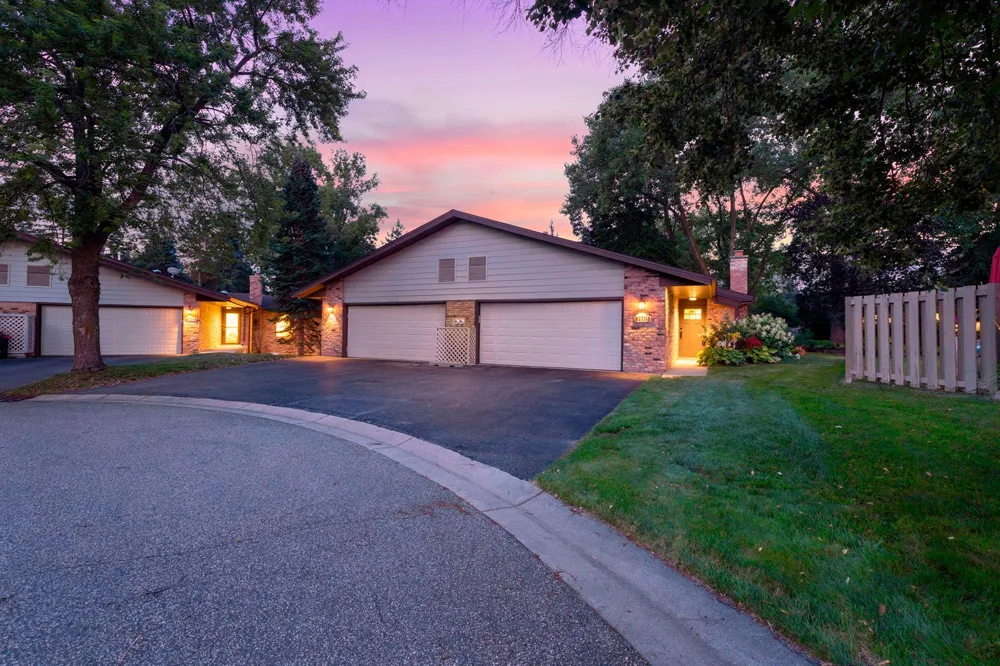 1185 weston Plymouth, MN 55447