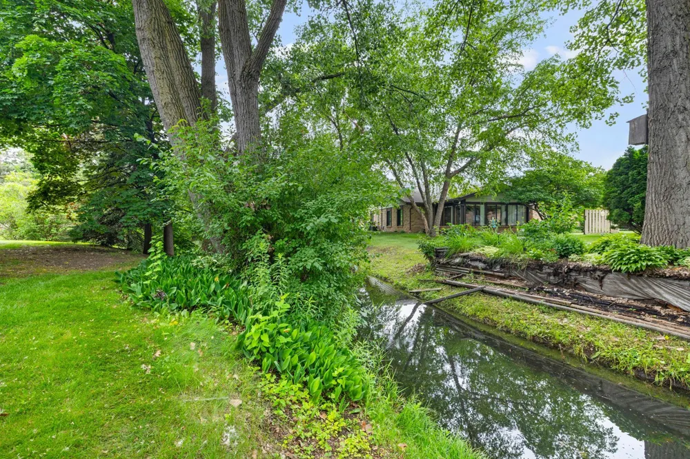 1185 weston Plymouth, MN 55447