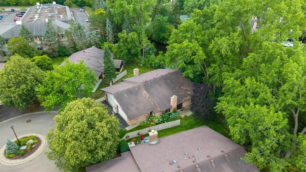 1185 weston Plymouth, MN 55447