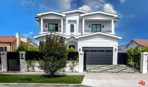 418 Poinsettia Place