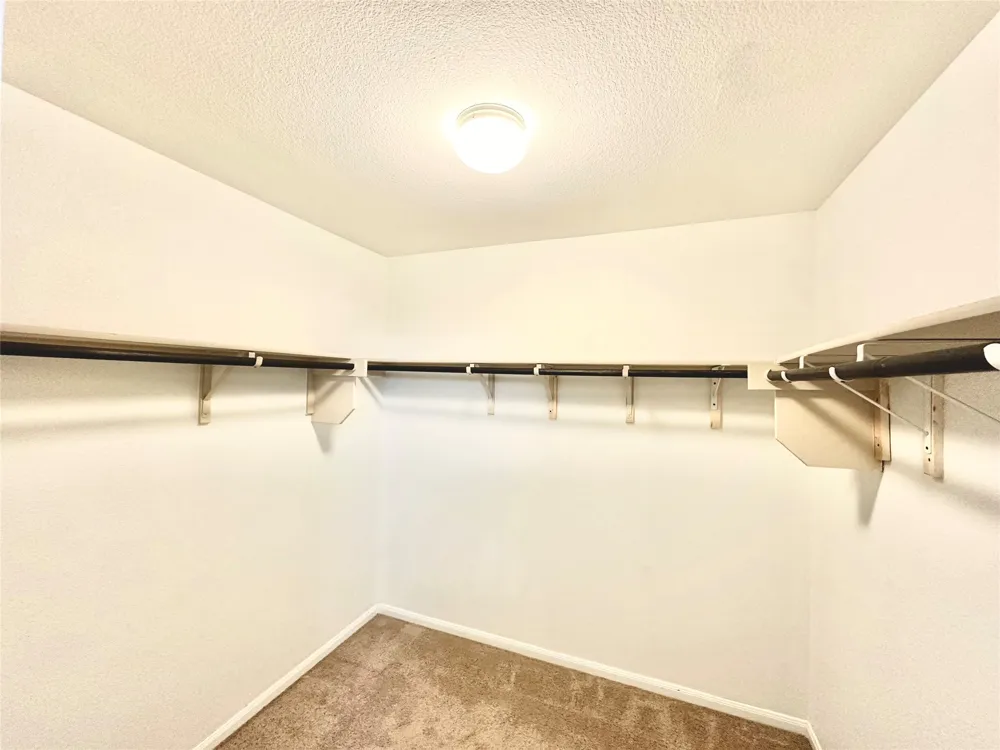 102 Acadia Cove Hutto, TX 78634