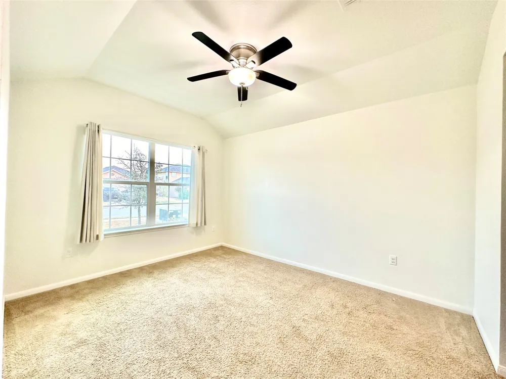102 Acadia Cove Hutto, TX 78634